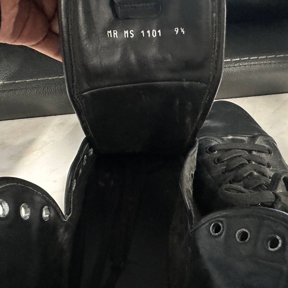 LV DAMIER SNEAKERS SIZE 9.5 - Picture 5 of 5
